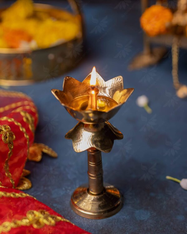 Kamal Stand Diya